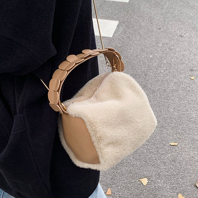 Autumn & Winter Small Furry Crossbody Handbag – Cozy and Stylish Women's Bag