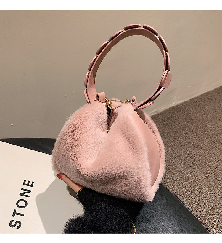 Autumn & Winter Small Furry Crossbody Handbag – Cozy and Stylish Women's Bag