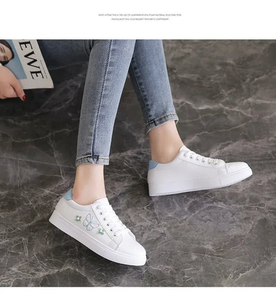 New Women's Sneakers Butterfly Embroidered Flats Women's Outdoor Running Vulcanized Shoes Breathable Women's Shoes Zapatos Mujer