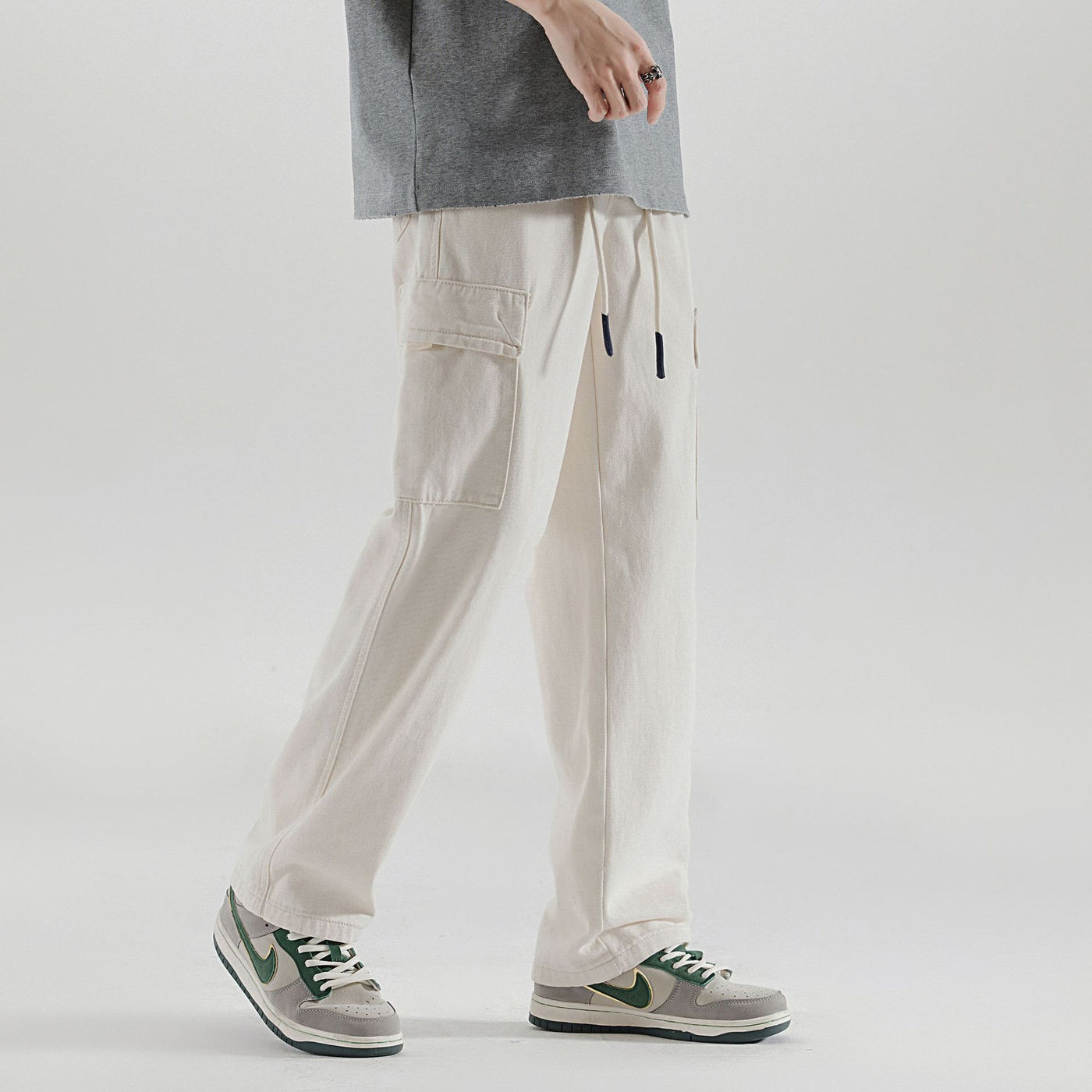 Men's Relaxed-Fit Cargo Pants in Beige - Casual Streetwear